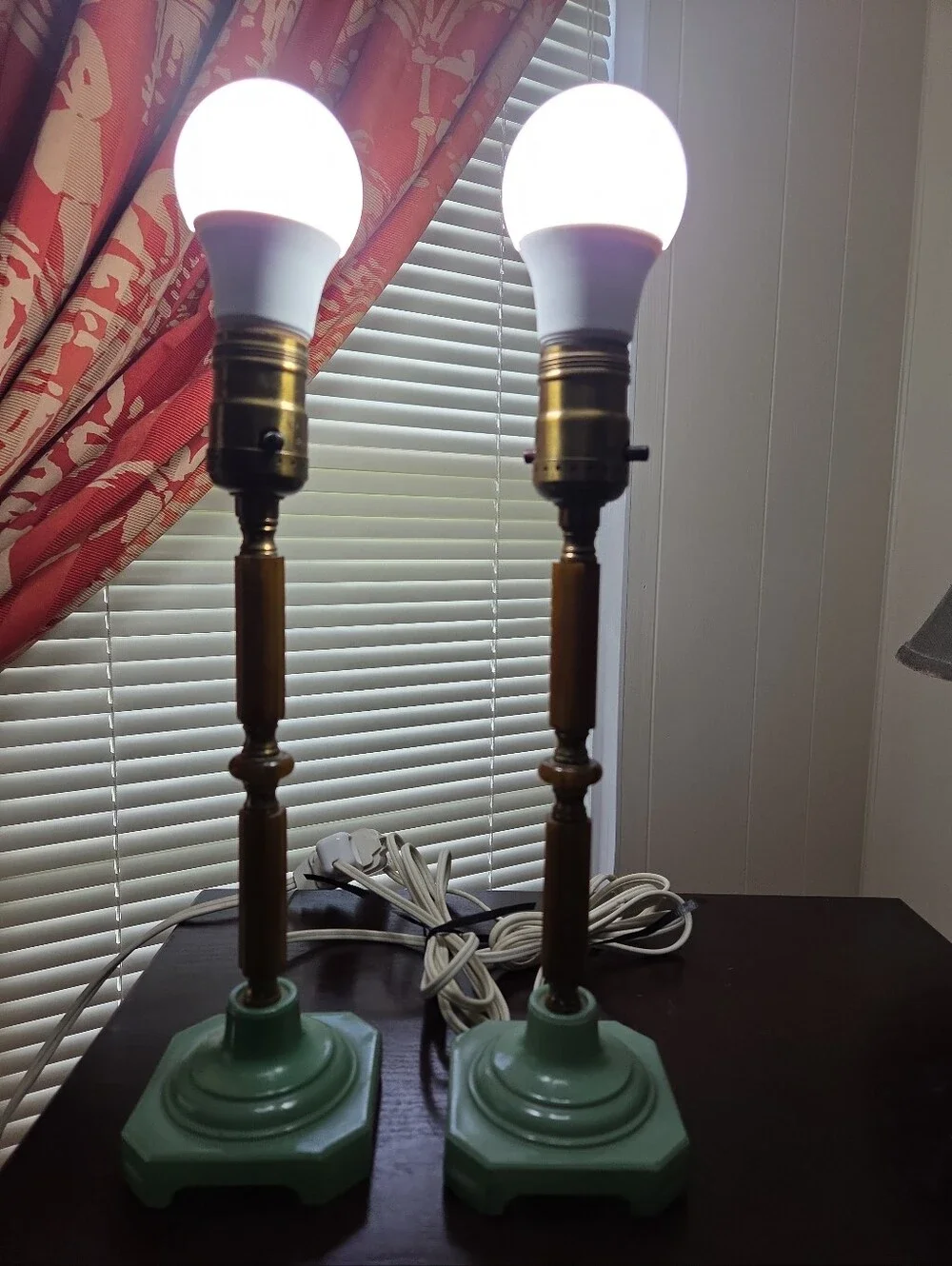 Antique Art Deco 1930's Bakelite And Jadeite Lampa